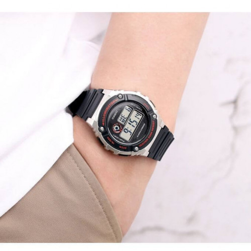 Casio – Alarme quotidienne – Étanche 50 mètres – Bracelet en silicone noir – W-216-1CV Casio – Alarme quotidienne – Étanche 50 mètres – Bracelet en silicone noir – W-216-1CV