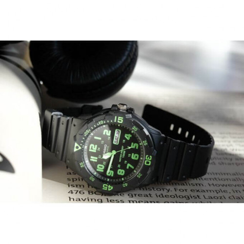 Casio – Montre pour hommes, chiffres verts – Bracelet en silicone noir – MRW-200H-3BVDF Casio – Montre pour hommes, chiffres verts – Bracelet en silicone noir – MRW-200H-3BVDF