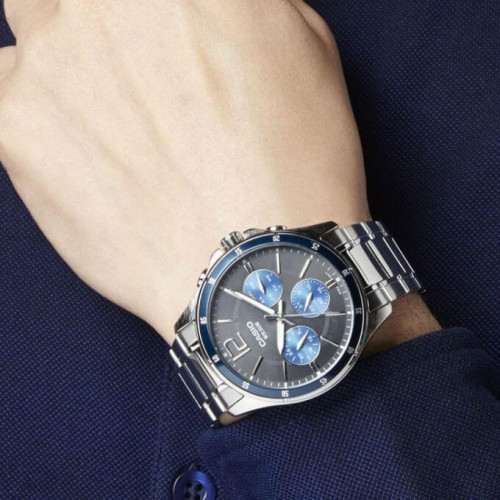 Casio – Cadran bleu – Boîtier et bracelet en acier inoxydable – MTP-1374D-2AV Casio – Cadran bleu – Boîtier et bracelet en acier inoxydable – MTP-1374D-2AV