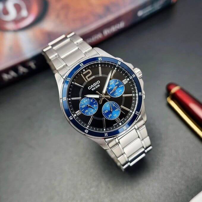 Casio – Cadran bleu – Boîtier et bracelet en acier inoxydable – MTP-1374D-2AV