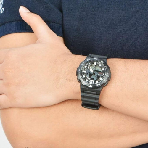 Casio – Autonomie de 10 ans & heure mondiale – Étanche 100 m – AEQ-100W-1AVDF Casio – Autonomie de 10 ans & heure mondiale – Étanche 100 m – AEQ-100W-1AVDF