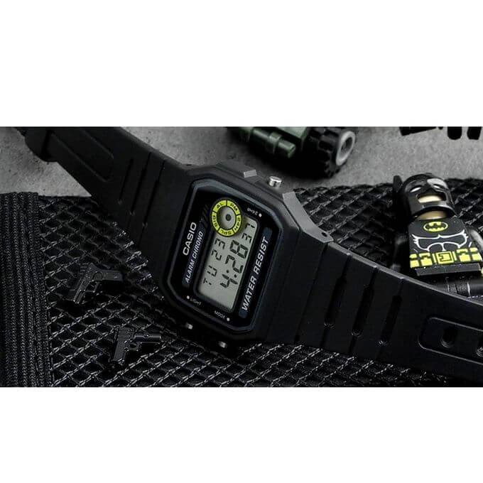 Casio – Montre homme sport digitale – Bracelet en caoutchouc noir – F-94WA-8DG
