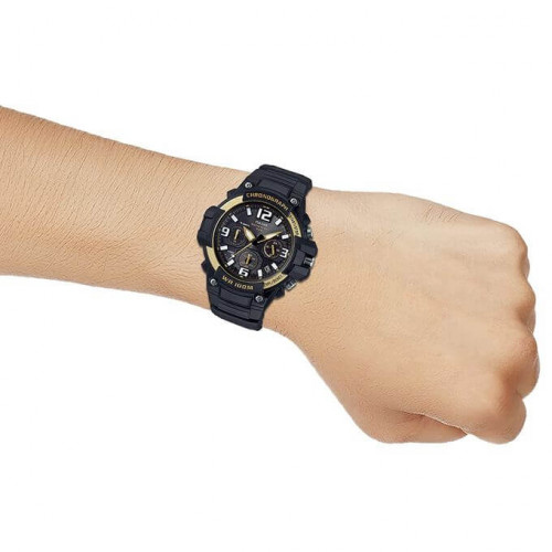 Casio – Chronographe sport pour homme – Noir/Doré – Étanche 10 BAR – MCW-100H-9A2V Casio – Chronographe sport pour homme – Noir/Doré – Étanche 10 BAR – MCW-100H-9A2V
