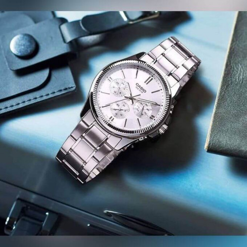 Casio – Montre hommes quartz – Bracelet en métal inoxydable – Avec dateur – MTP-1375D-7AVDF Casio – Montre hommes quartz – Bracelet en métal inoxydable – Avec dateur – MTP-1375D-7AVDF
