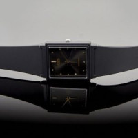 Casio – Montre classique – Cadran rectangulaire noir – Bracelet en silicone noir – MQ-38-1ADF