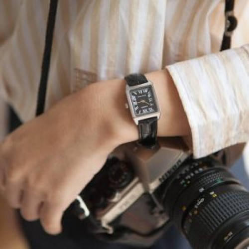 Casio – Montre femme – Index chiffres romains – Bracelet cuir noir – LTP-V007L-1BUDF Casio – Montre femme – Index chiffres romains – Bracelet cuir noir – LTP-V007L-1BUDF