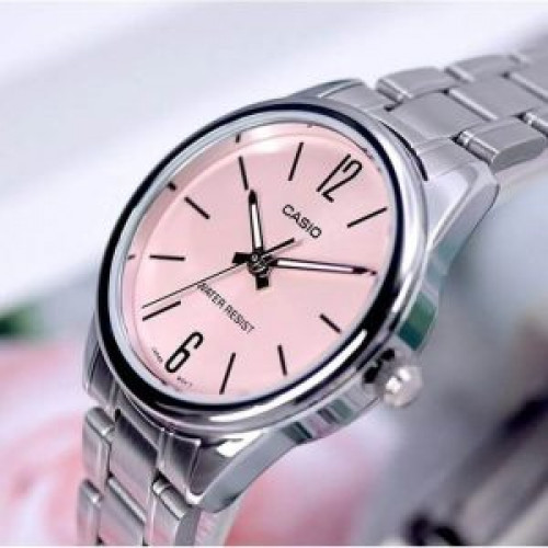 Casio – Montre femme élégante – Cadran rose – Bracelet en acier inoxydable – LTP-V005D-4B Casio – Montre femme élégante – Cadran rose – Bracelet en acier inoxydable – LTP-V005D-4B