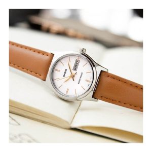 Casio – Montre classique pour femmes – Dateur jours/mois – Bracelet cuir – LTP-V006L-7B2UDF