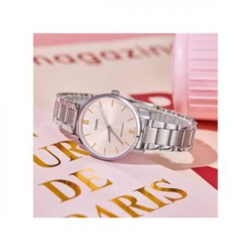Casio – Montre femme au design simple – Étanche – Cadran saumon – LTP-VT01D-4B Casio – Montre femme au design simple – Étanche – Cadran saumon – LTP-VT01D-4B