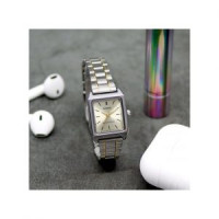 Casio – Montre carrée pour femme – Bracelet acier inoxydable bicolore – LTP-V007SG-9EUDF