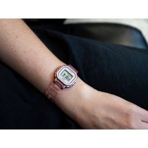 Casio – LA-20WHS-4ADF – Montre digitale violette pour femme