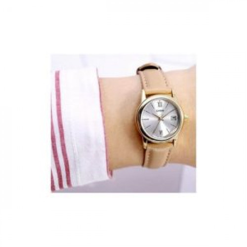 Casio – LTP-V002GL-7B3U – Montre femme classique en beige Casio – LTP-V002GL-7B3U – Montre femme classique en beige
