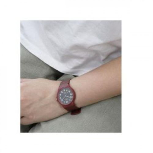 Casio – MQ-24UC-4BDF – Montre unisexe grenat et noire Casio – MQ-24UC-4BDF – Montre unisexe grenat et noire
