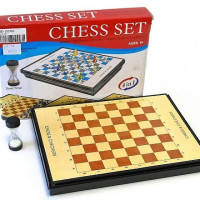 Coffret 4 en 1 : Échecs, Dames, Serpents et Échelles