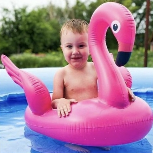 Bouée gonflable en forme de flamant rose