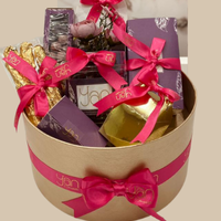 BOITE CADEAU BRONZE  250 G CHOCOLAT , 150G ORANGETTES 5 PIECE CHOCOLAT 100G CIGAR CHOCOLAT 100G GALET 100 G AMANDE BATONNER 50G CARAMEL BEURRE SALEE 