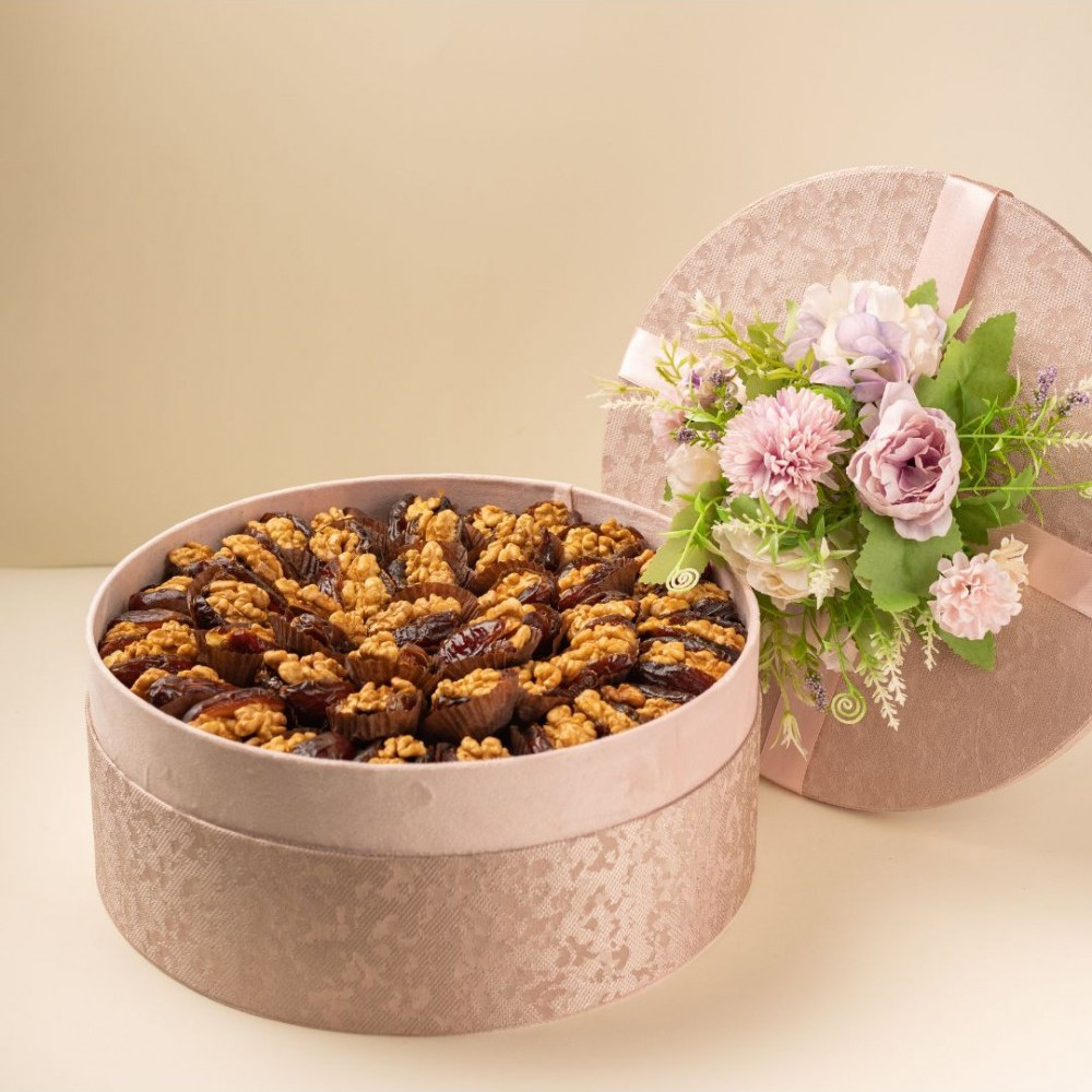 Coupe Dattes aux noix pour fiançailles