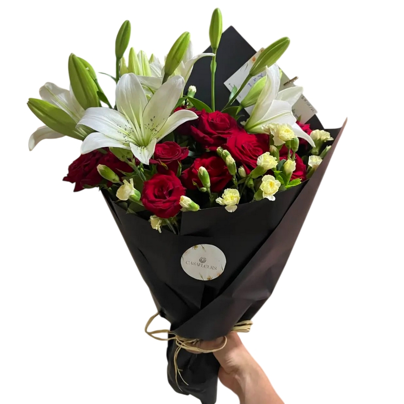 Evelyn – Bouquet de Roses et Lys