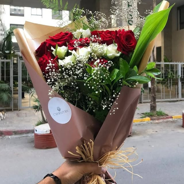 Annabelle – Bouquet de Roses & gypsophile