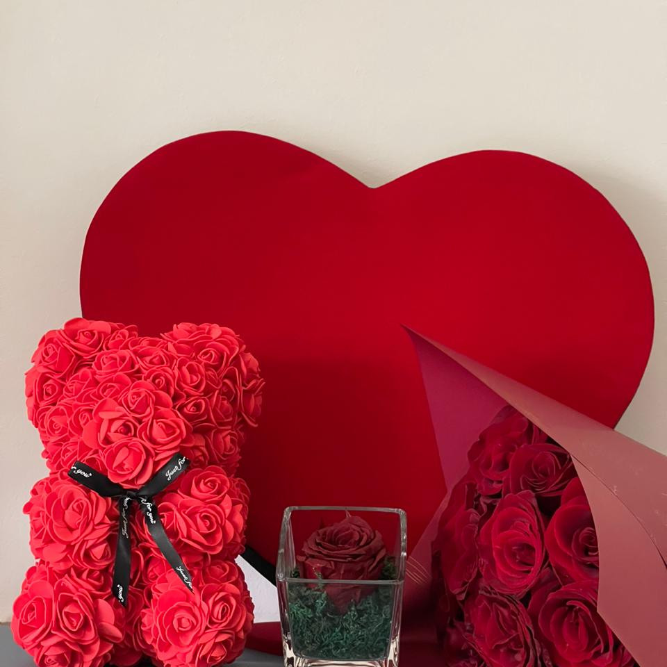Pack 9 bouquet de 10 Roses rouges naturelle et teddy de roses rouges artificielle et 1 Rose éternelle et cœur