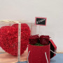 Pack 1 box de 4 roses rouges éternelle et cœur de roses artificielle
