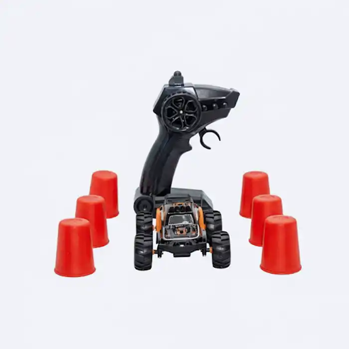 Mini Voiture Télécommandée Tout-Terrain RC 2.4GHz avec Cones
