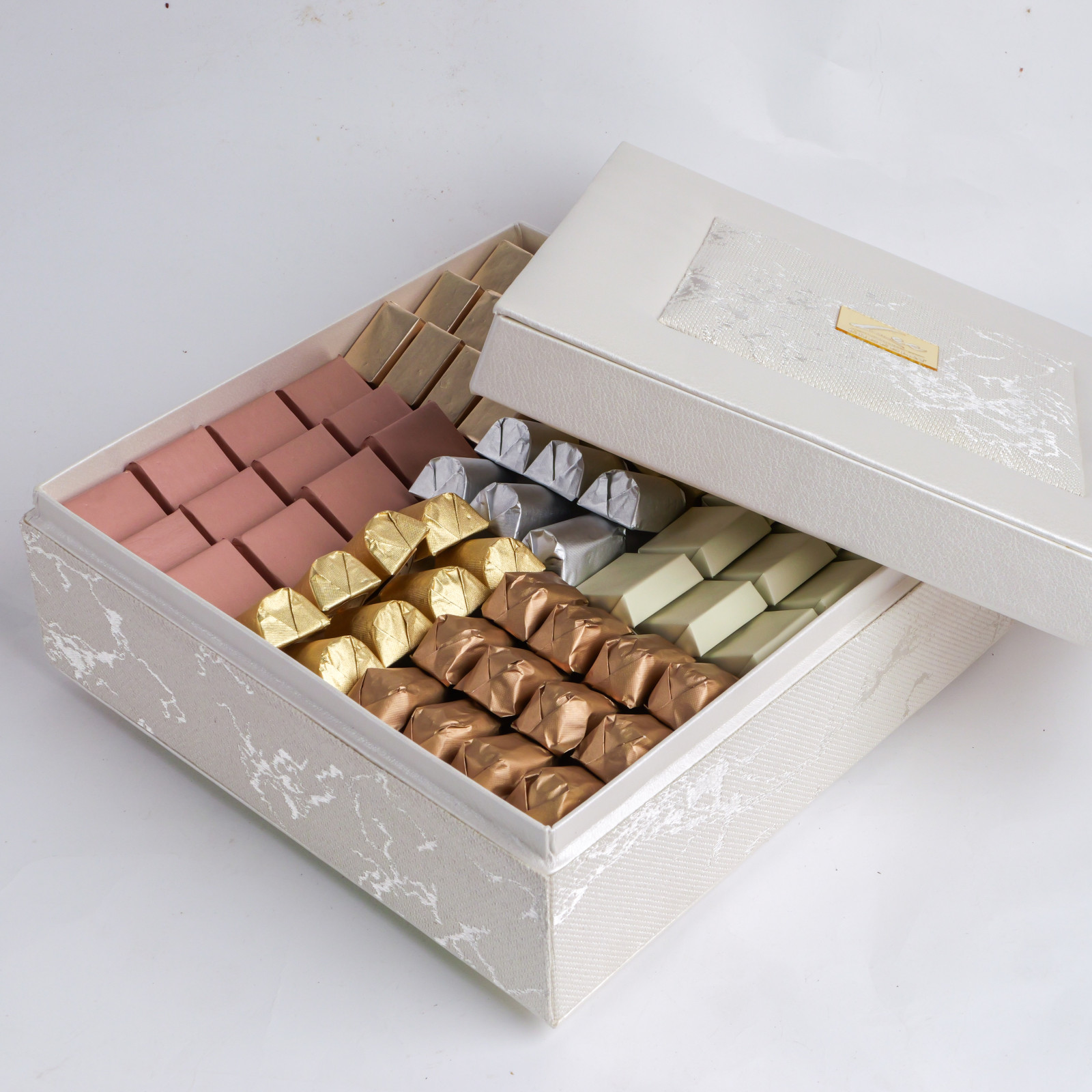 BoOITE A MERVEILLES G37