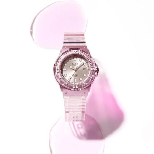 Casio – Rose – Cadran et d’un bracelet translucides. Étanche 100 m, Montre féminine avec dateur – LRW-200HS-4EV