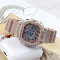 Casio – Montre sport idéal pour les petites poignées avec Compteur de pas en beige/rose – Bracelet résine – LWS-2200H-4AV