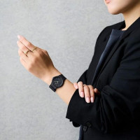 Casio – Design minimaliste et classique en caoutchouc noir – Unisexe – Étanche – MQ-24-1EL