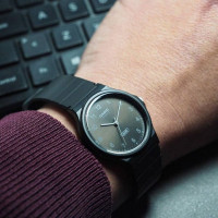 Casio – Boîtier & bracelet sont fabriqué à partir de résine biosourcée noir – Diamètre b. 34.9mm – MQ-24B-1B