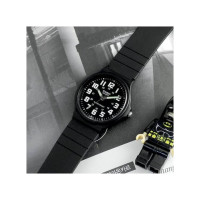Casio – Classique noir en silicone- Index facile a lire – Étanche – MQ-71-1BDF