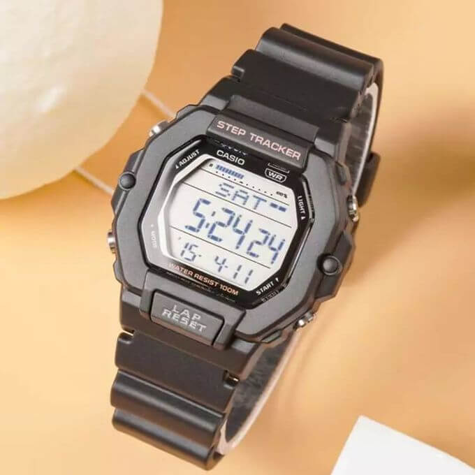 Casio – capteur de Nombre de pas- Étanche 100m – LED : orange – LWS-2200H-1AV