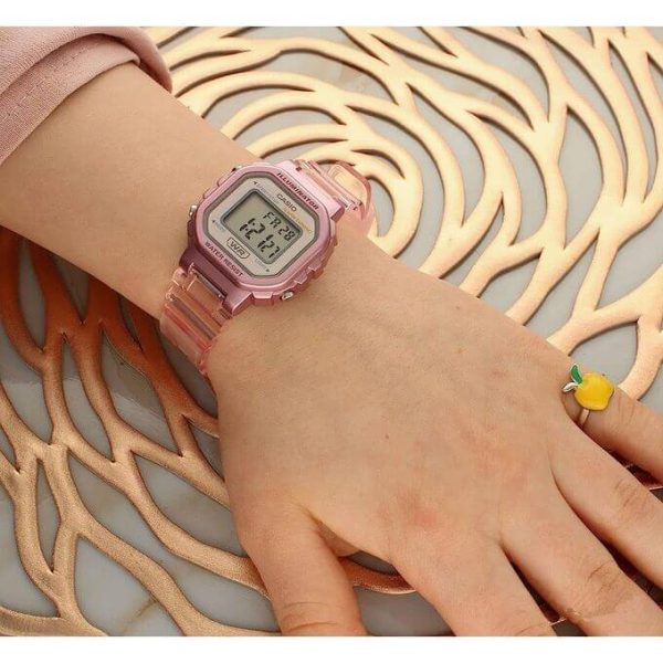 Casio – Montre violette digitale pour femmes – bracelet semi-transparent – LA-20WHS-4ADF