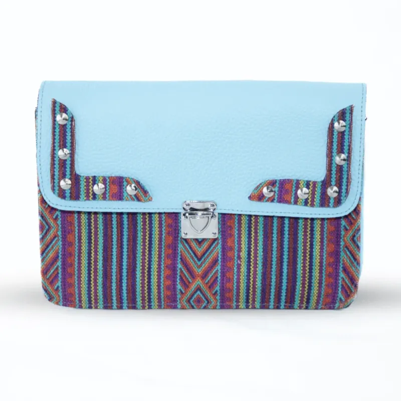 Sac Azerwal en cuir bleu ciel et tissu berbère – Élégance artisanale marocaine