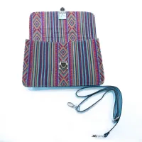 Sac Azerwal en cuir bleu ciel et tissu berbère – Élégance artisanale marocaine