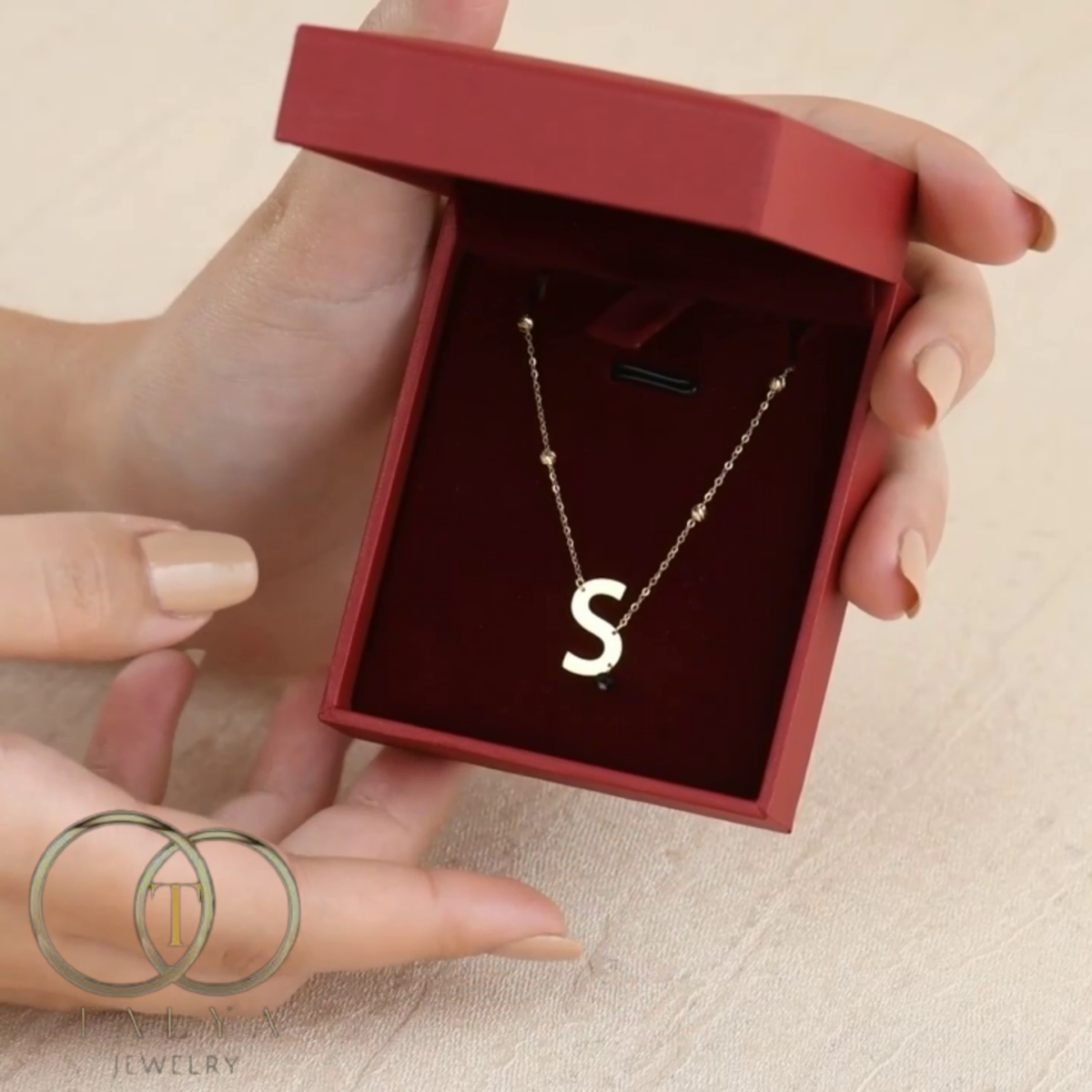 Collier alphabet en Or 18K