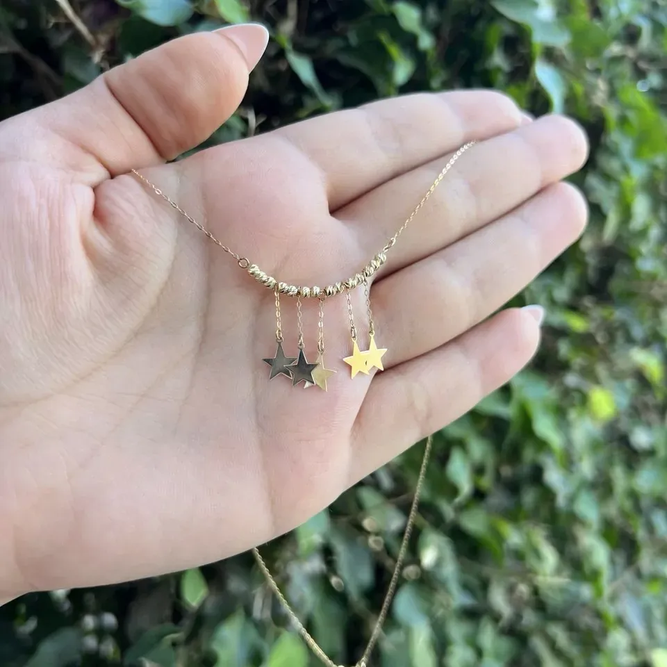 Collier étoiles en or 18 carats