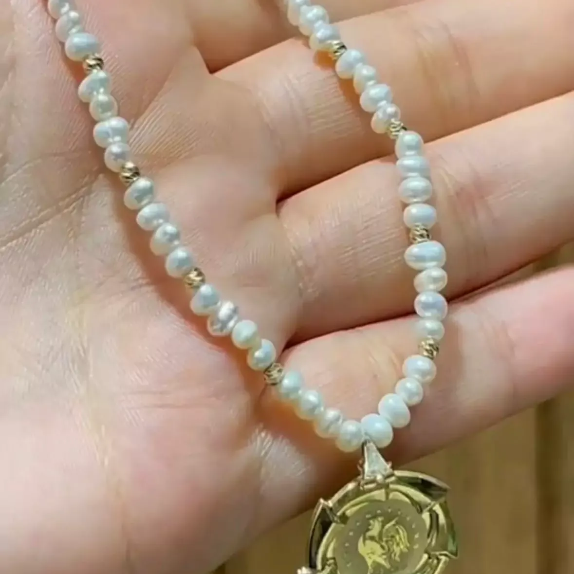 Collier jouhar les balles 18k