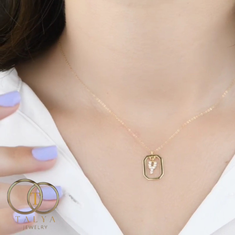 Collier Lettre en Or 18K