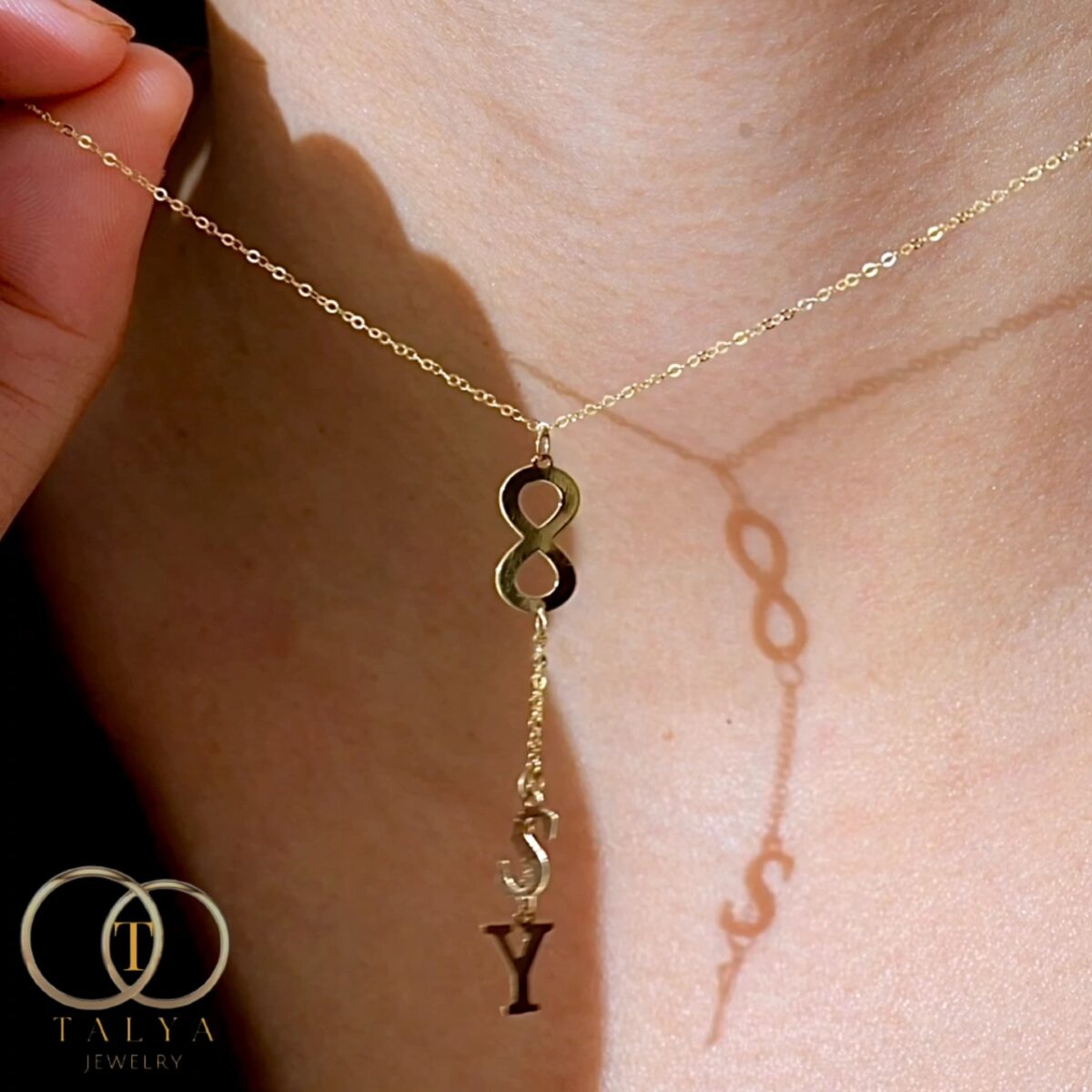 Collier lettres Infini En Or 18K