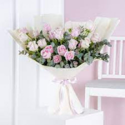 25 White Lilies | Pink Wrap