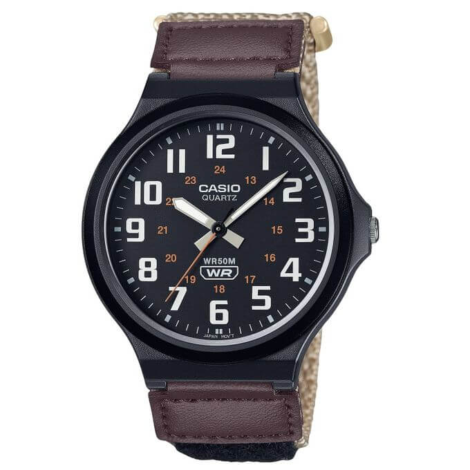 Casio – Montre cadran noir et bracelet nylon beige – Étanche 50 m – MW-240B5BVDF